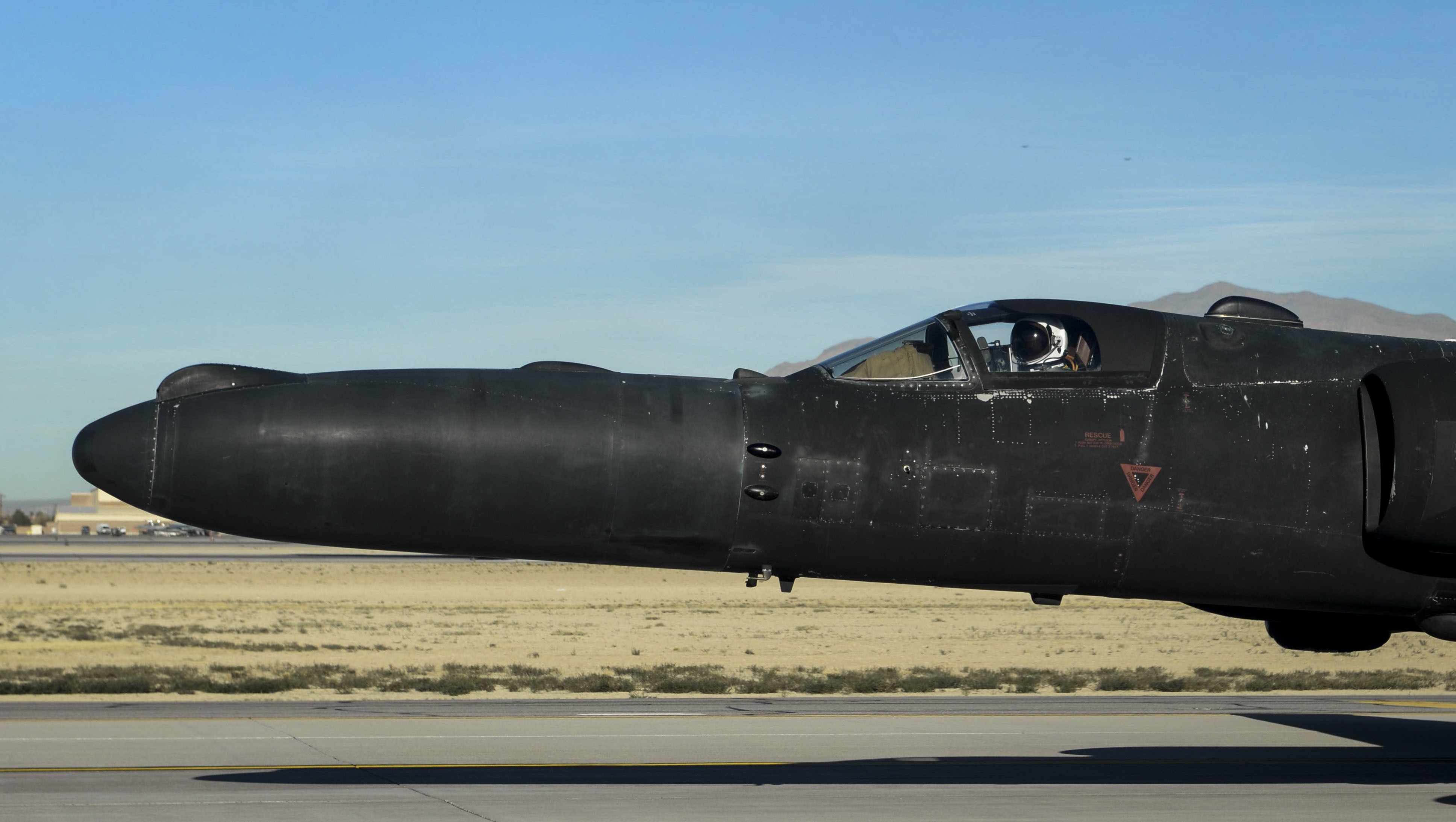 Так теперь выгладит носовая часть вечно молодого  Lockheed U-2 Dragon Lady, фото сделано 12 декабря 2018 года на АБ Nellis, шт. Невада