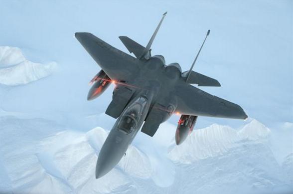 F-15C Eagle 144-го истребительного крыла в высоких широтах Арктики на учении  Vigilant Shield 16, фото сделано 22 октября 2015 года