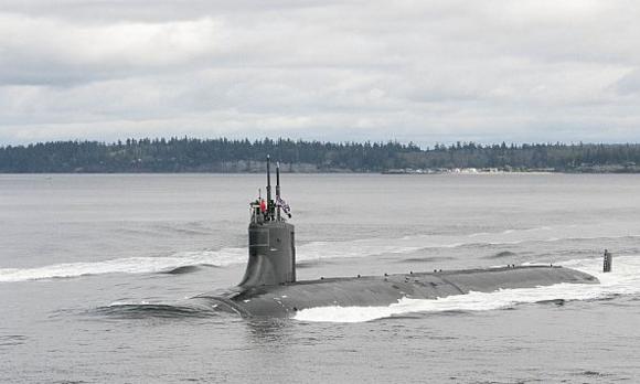 Последняя и наиболее технологически продвинутая  атомная подводная лодка типа Seawolf,   USS Jimmy Carter (SSN 23), возвращается в свою ВМБ  Kitsap-Bangor, шт. Вашингтон, после выполнения очередного задания, фото сделано 14 апреля 2017 года в канале Hood в районе Puget Sound 