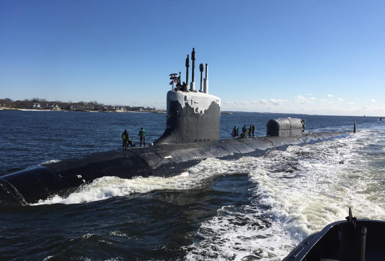 Возвращение многофункциональной подводной лодки типа Virginia USS North Dakota (SSN 784)  в свою базу Groton, шт. Коннектикут, после завершения очередной боевой службы, которая прошла в зоне ответственности Европейского командования США, фото сделано 31 января 2019 года